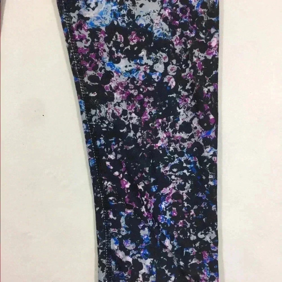 Fabletics Cropped Athletic Leggings - Picture 3 of 5